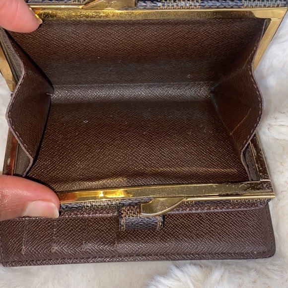 LOUIS VUITTON DAMIER KISSLOCK WALLET - Picture 6 of 12